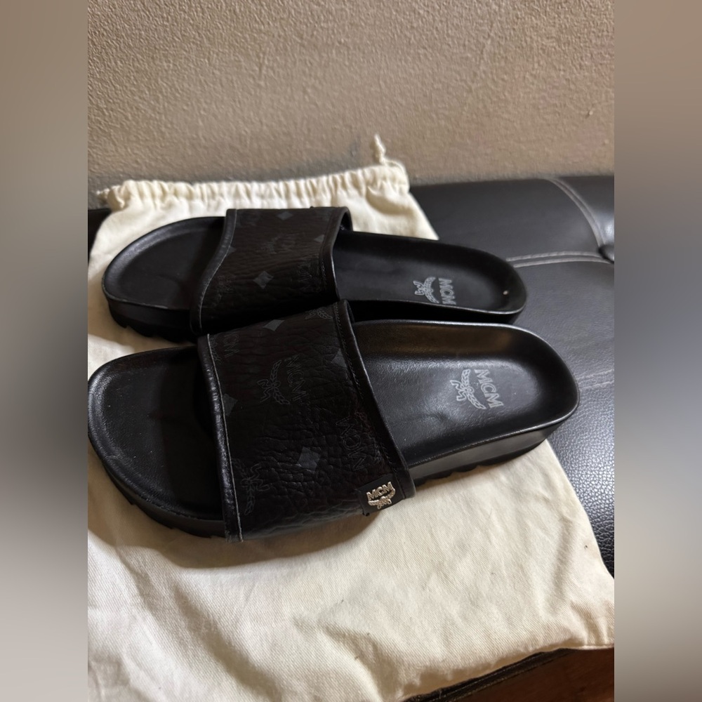 Black leather MCM Visetos Slides